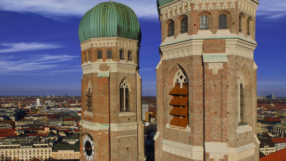 Foto der Frauenkirche aus einer Drohne fotografiert